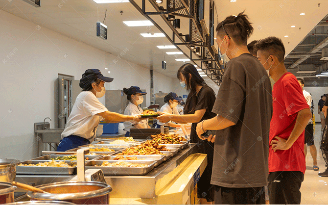 承包公司食堂10元標(biāo)準(zhǔn)能賺多少錢